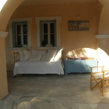 Aristocratic 19Th Century Neo Classical Mansion With Private Pool Finikas  Exteriör bild